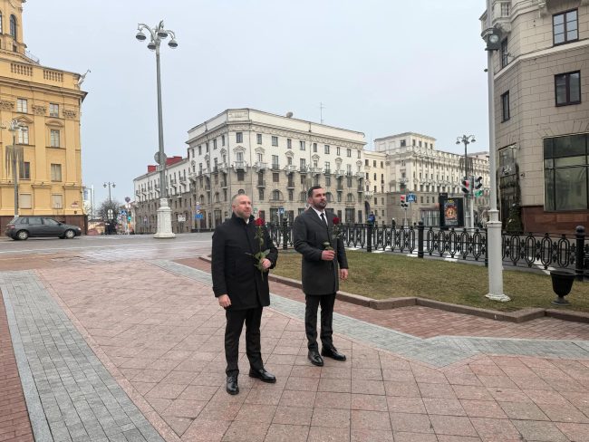 b5bb2fb1-0156-4ced-b644-9c9ff3997375